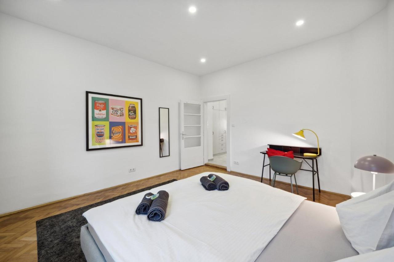 Big Spacious Central Apartment In Вена Экстерьер фото
